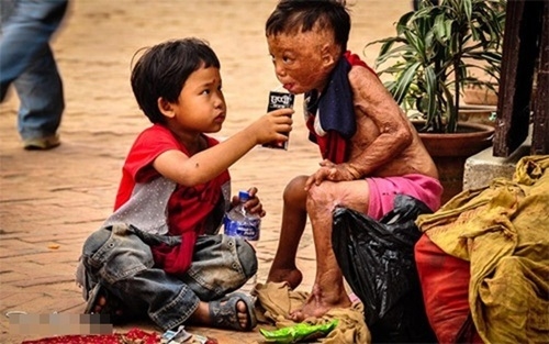 Yêu thương con người